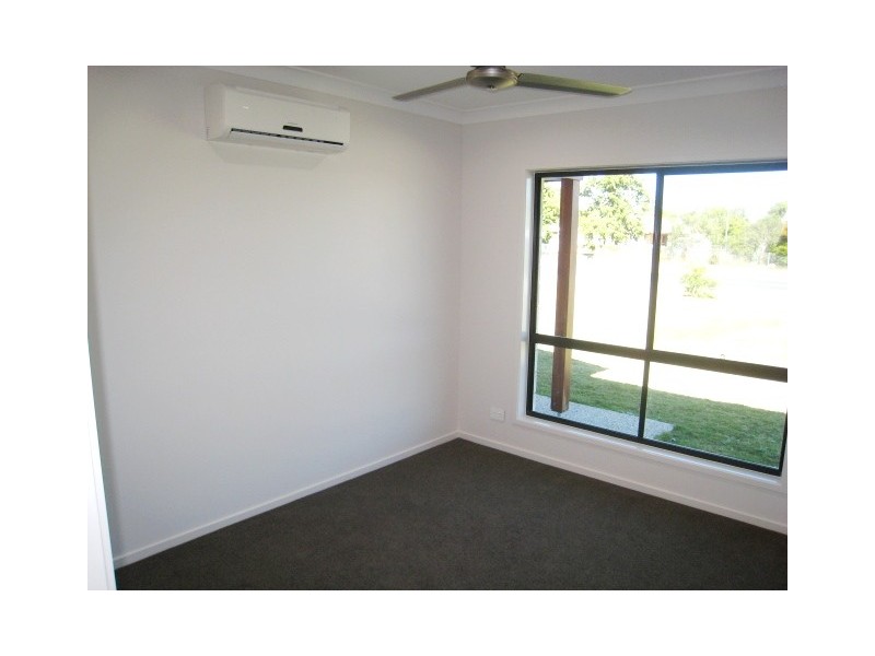 64 Gladstone Street, Emerald QLD 4720