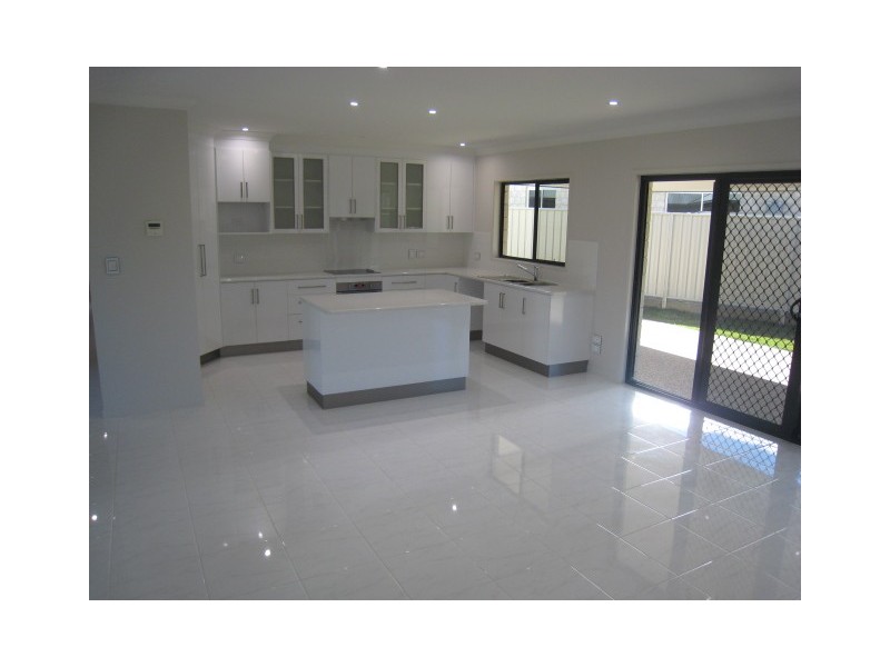64 Gladstone Street, Emerald QLD 4720