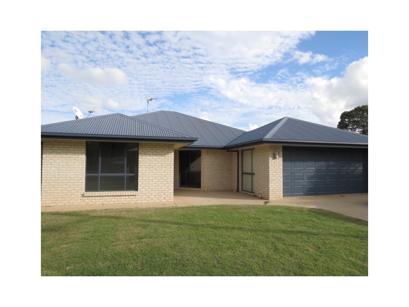 10 Crozier Crescent, Emerald QLD 4720