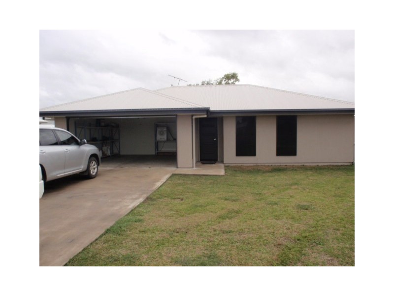 19 Mount MacArthur Blvd, Capella QLD 4723