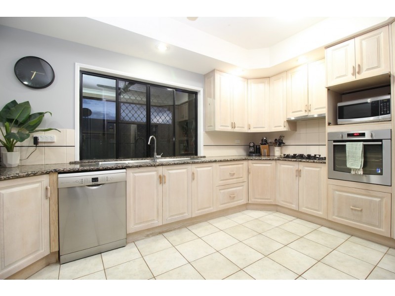 28 Jeppesen Drive, Emerald QLD 4720