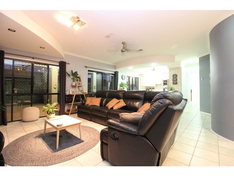 28 Jeppesen Drive, Emerald QLD 4720