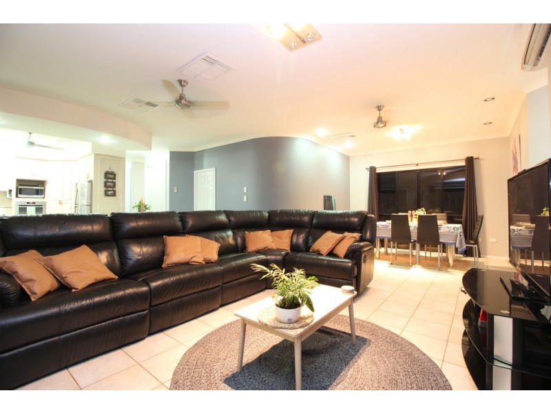 28 Jeppesen Drive, Emerald QLD 4720