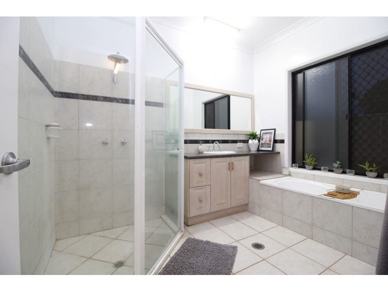 28 Jeppesen Drive, Emerald QLD 4720