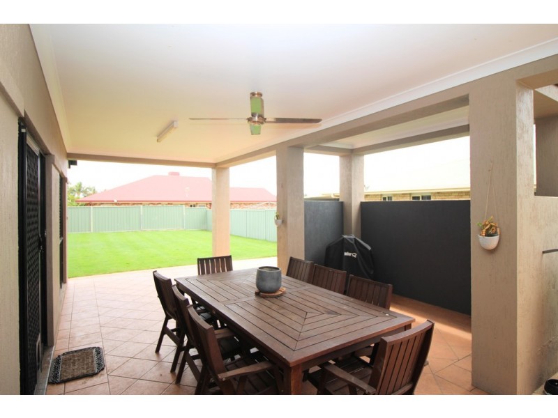 28 Jeppesen Drive, Emerald QLD 4720