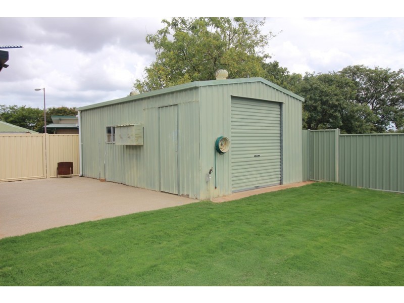 28 Jeppesen Drive, Emerald QLD 4720