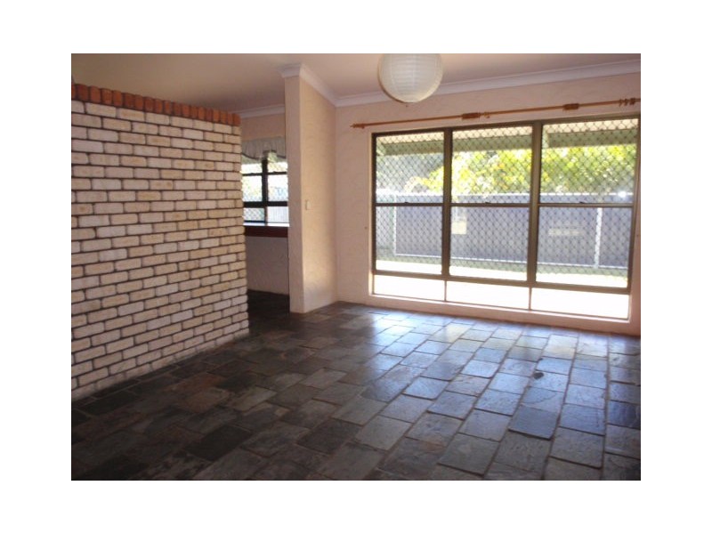 8 Roseanne Road, Emerald QLD 4720
