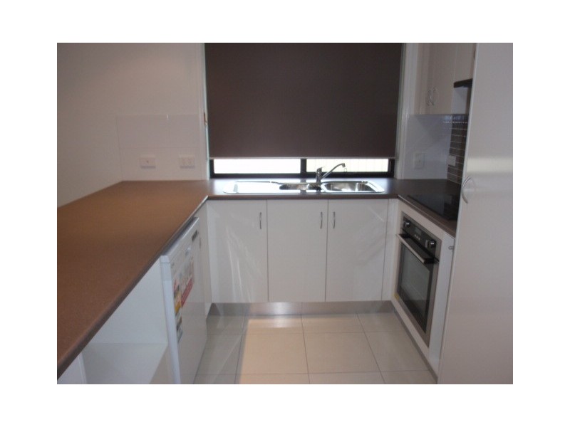 1/38 Long Street, Emerald QLD 4720