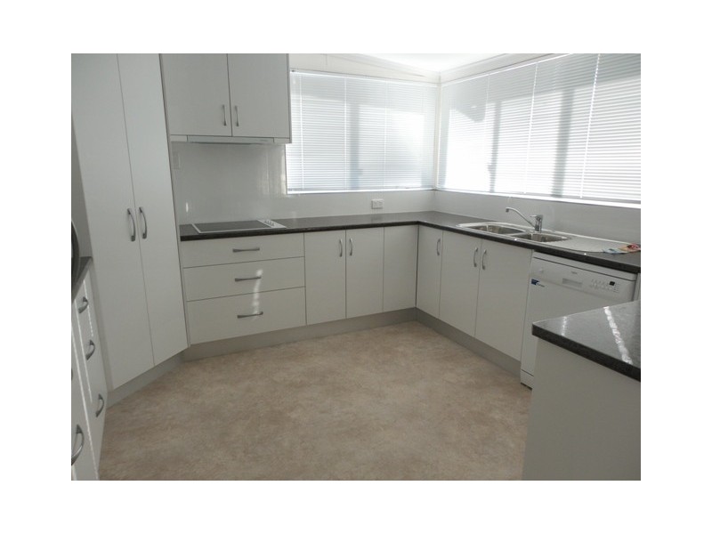 22 Brief Street, Emerald QLD 4720