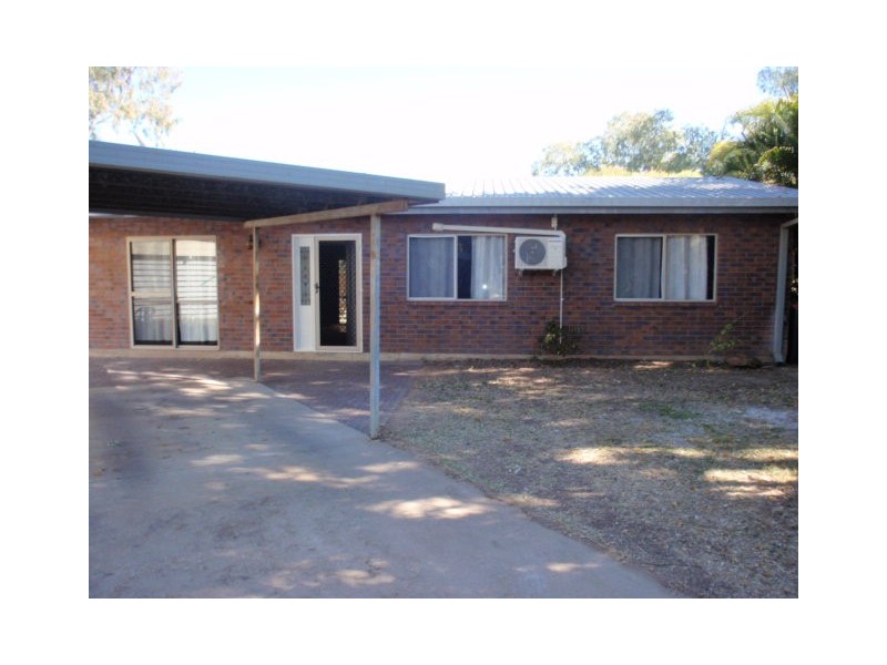 34 Dawn Crescent, Emerald QLD 4720