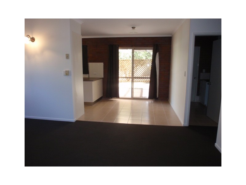 34 Dawn Crescent, Emerald QLD 4720