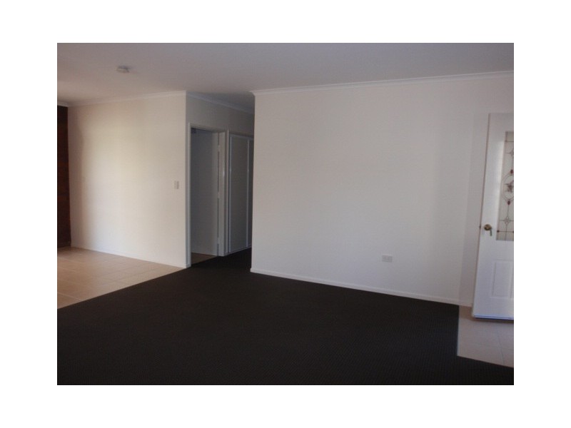 34 Dawn Crescent, Emerald QLD 4720