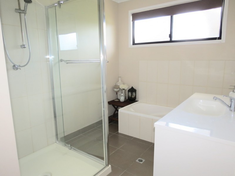 13 Banyula Close, Emerald QLD 4720