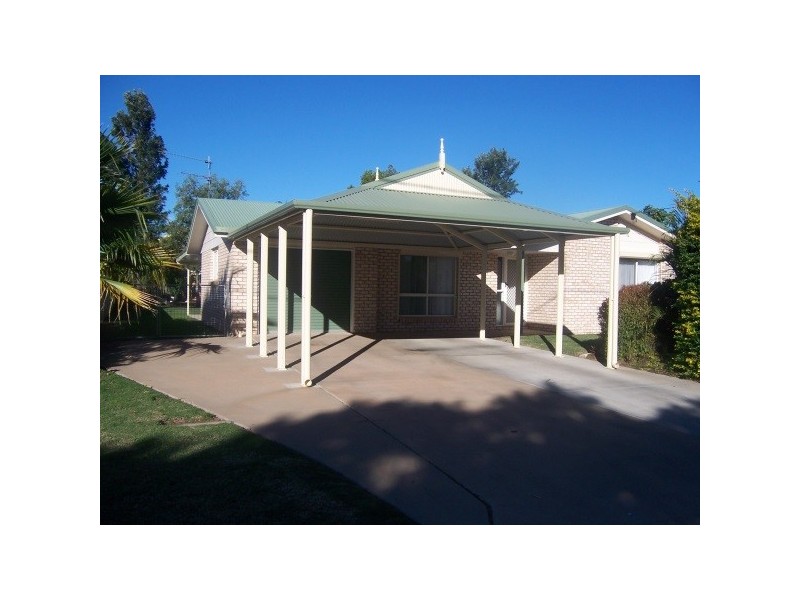 40 Staal Crescent, Emerald QLD 4720