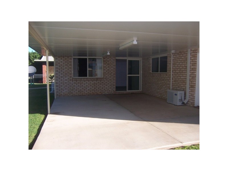40 Staal Crescent, Emerald QLD 4720