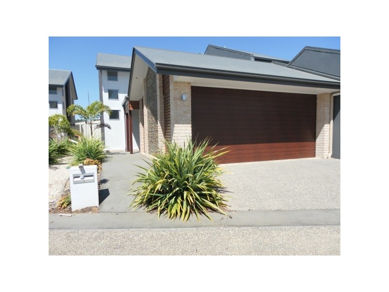 Villa 8 ‘The Vybe’   20-24 Mooney Crescent, Emerald QLD 4720