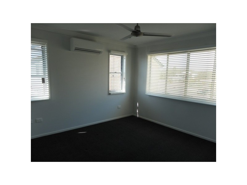 Villa 8 ‘The Vybe’   20-24 Mooney Crescent, Emerald QLD 4720