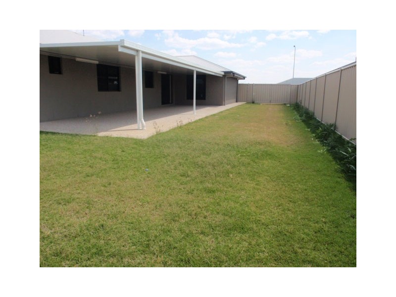 9 Thornton Street, Emerald QLD 4720
