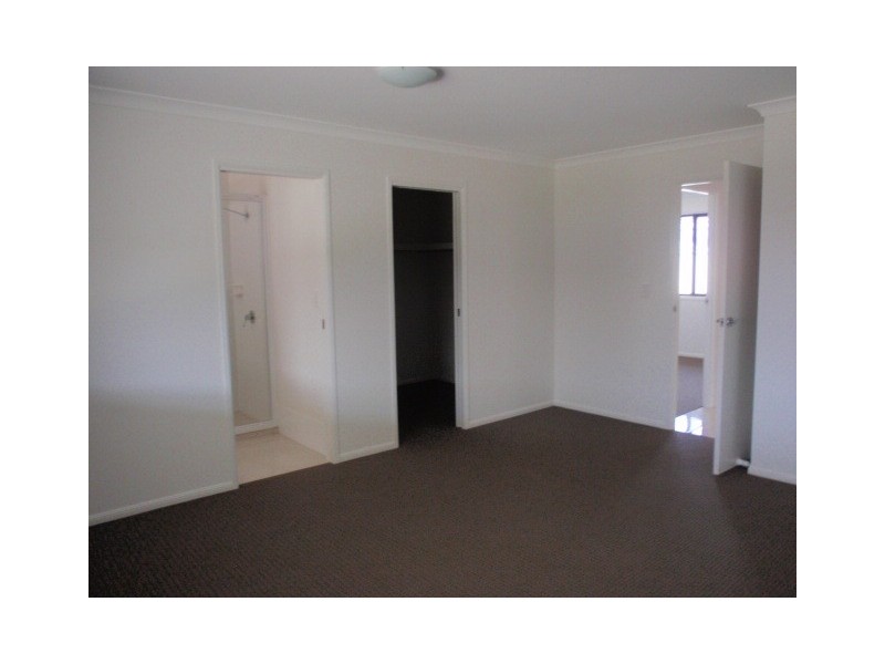9 Thornton Street, Emerald QLD 4720