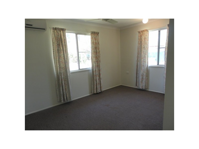 1/8 COPLAND STREET, Emerald QLD 4720