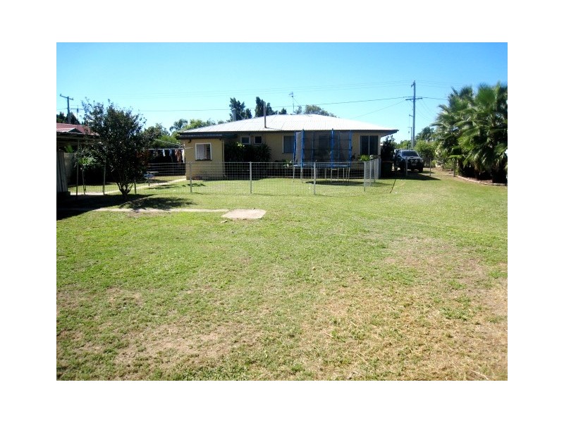 104 Harris Street, Emerald QLD 4720