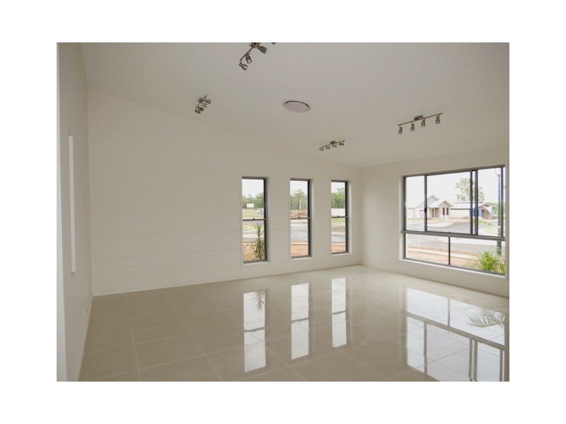 9 Maranda Street, Emerald QLD 4720