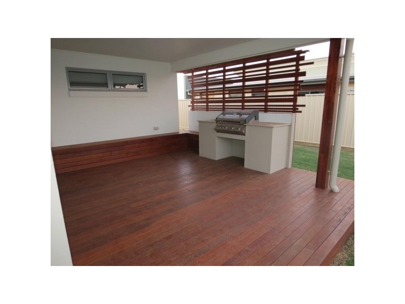 9 Maranda Street, Emerald QLD 4720