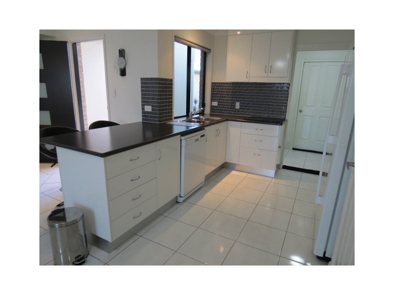 2/38 LONG STREET, Emerald QLD 4720