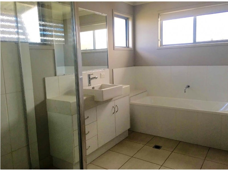 4/44 Kassidy Drive, Emerald QLD 4720
