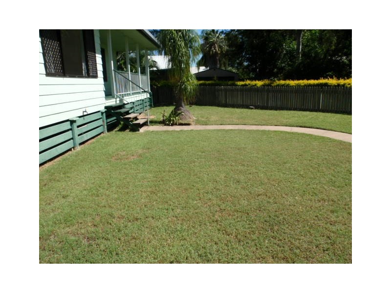 4 Gilbert Place, Emerald QLD 4720