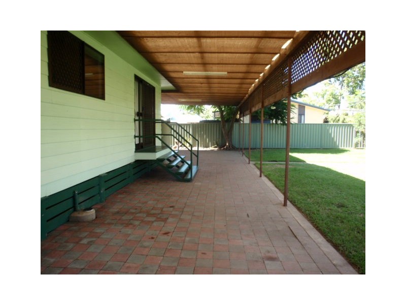 4 Gilbert Place, Emerald QLD 4720
