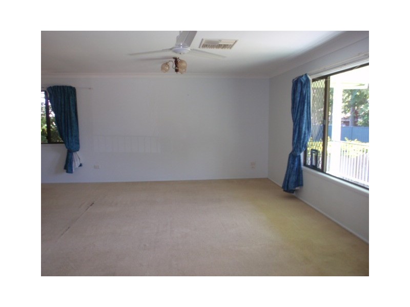 4 Gilbert Place, Emerald QLD 4720