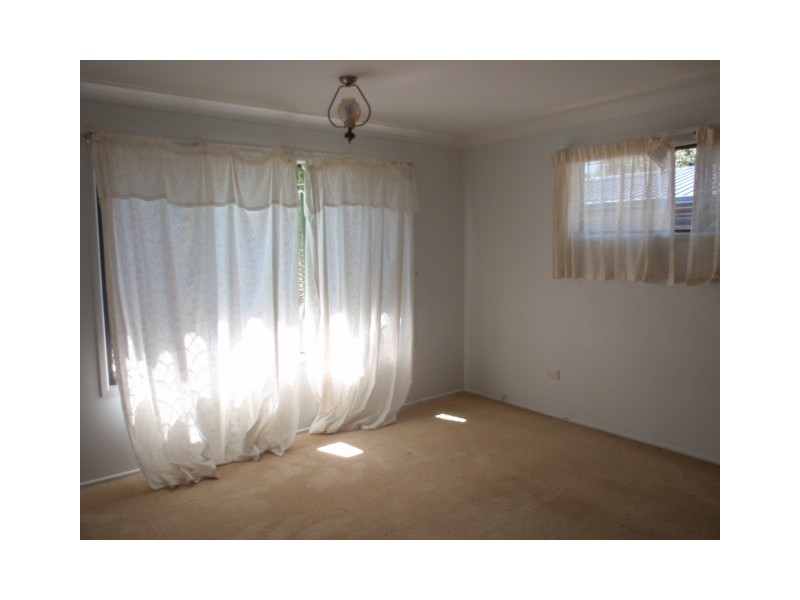 4 Gilbert Place, Emerald QLD 4720