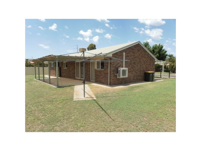 14 STATESMAN DRIVE, Emerald QLD 4720