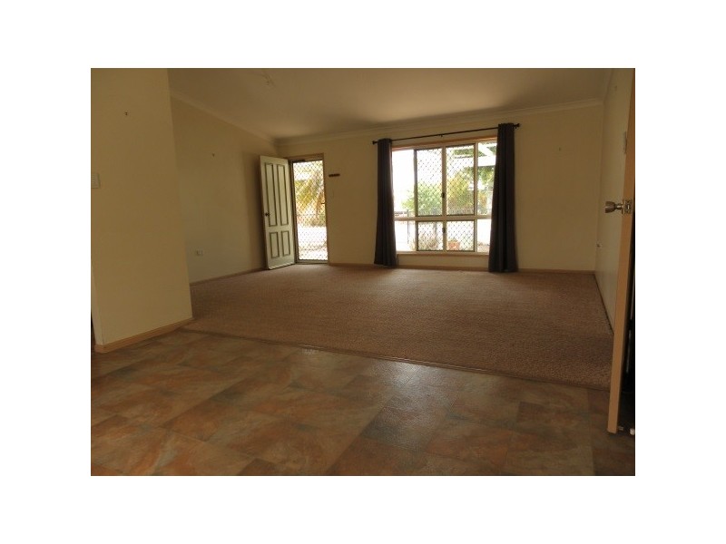 14 STATESMAN DRIVE, Emerald QLD 4720