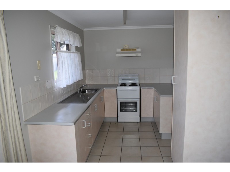 40 White Street, Emerald QLD 4720