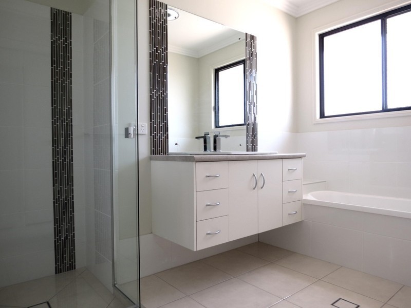 5 Ascot Court, Emerald QLD 4720