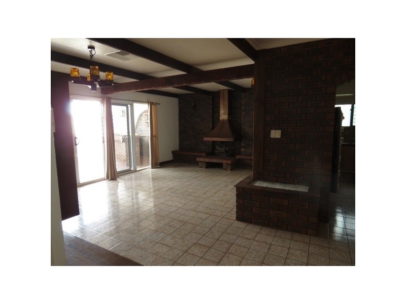 89 Harris Street, Emerald QLD 4720