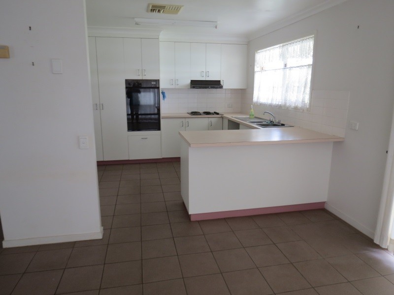 31 Crinum Cres, Emerald QLD 4720