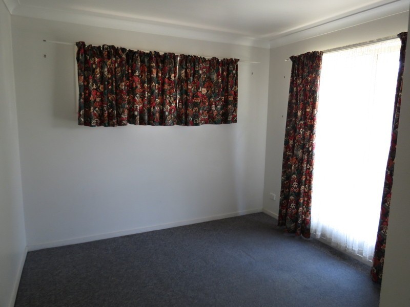 31 Crinum Cres, Emerald QLD 4720