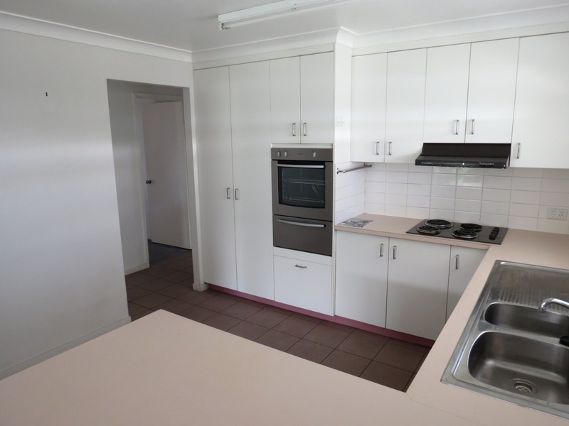 31 Crinum Cres, Emerald QLD 4720