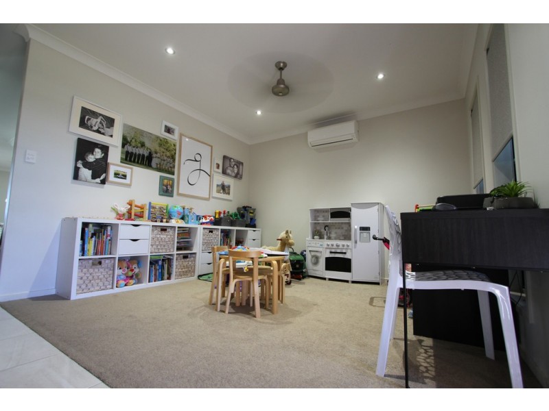 85 Canterbury Road, Emerald QLD 4720