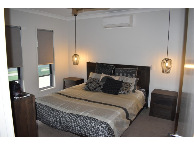 85 Canterbury Road, Emerald QLD 4720