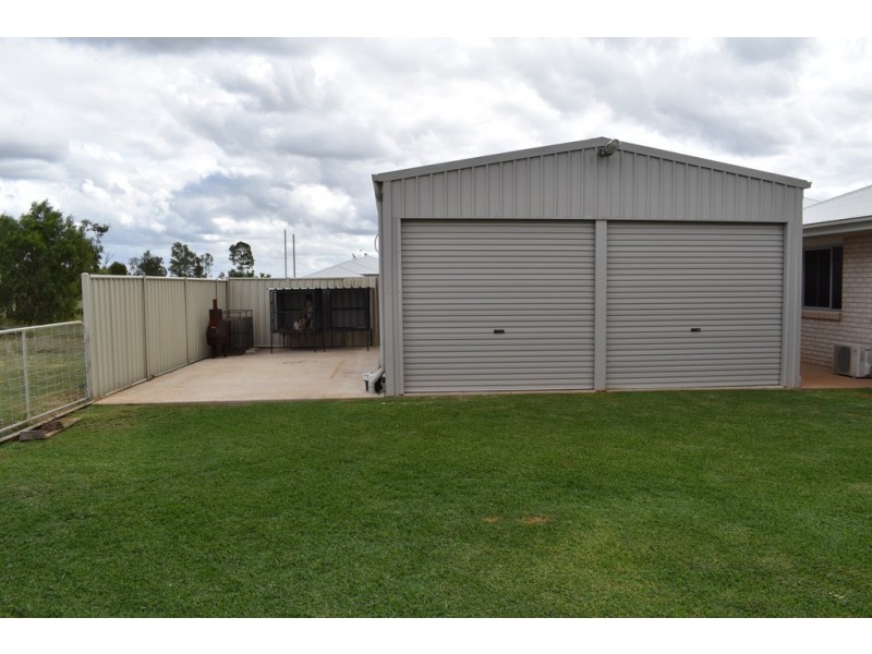 85 Canterbury Road, Emerald QLD 4720