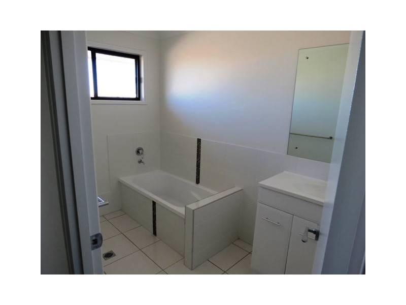 35 THORNTON STREET, Emerald QLD 4720