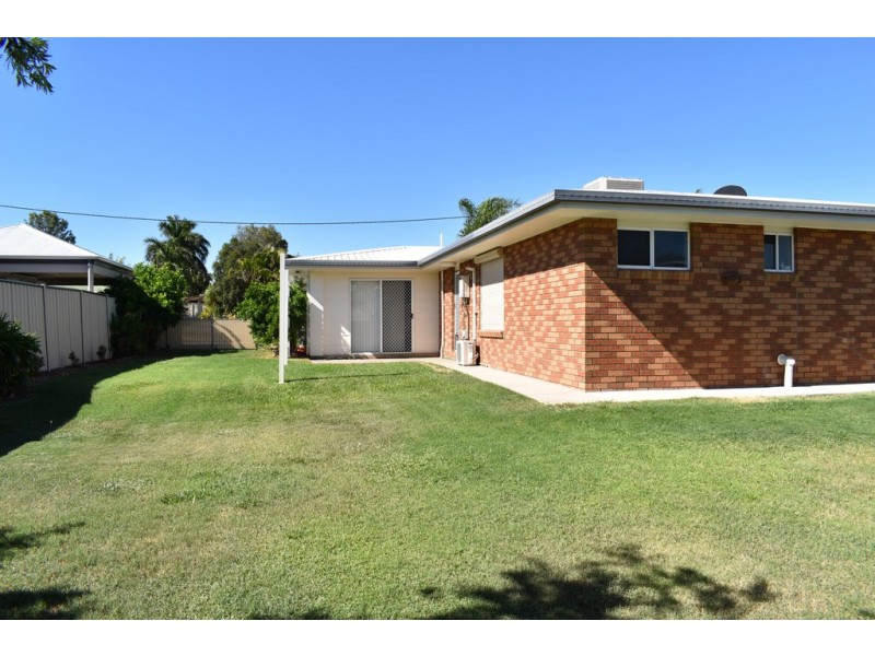 8 Crozier Crescent, Emerald QLD 4720