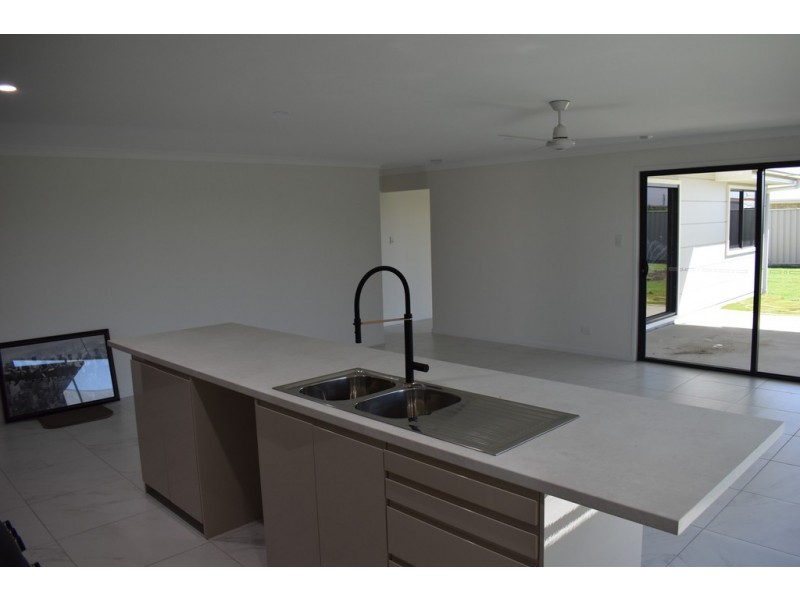 7 Costello Court, Emerald QLD 4720