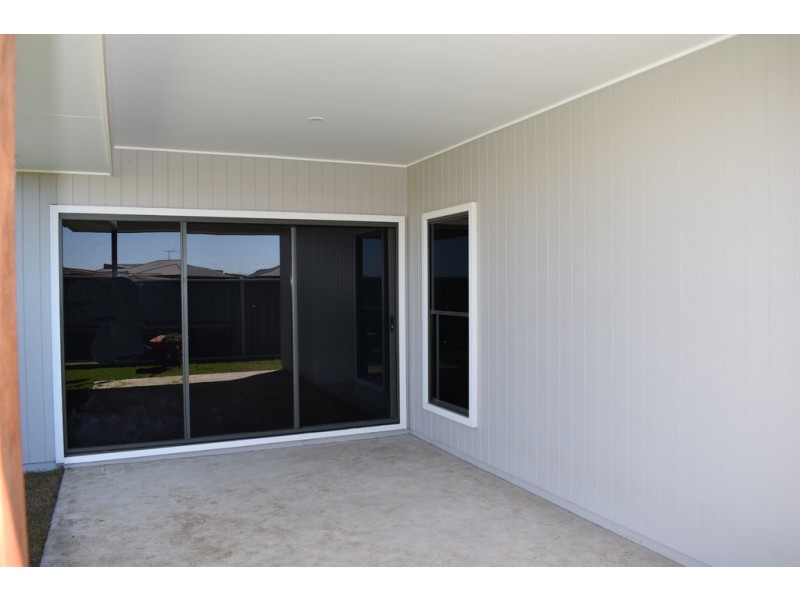 8 Costello Court, Emerald QLD 4720