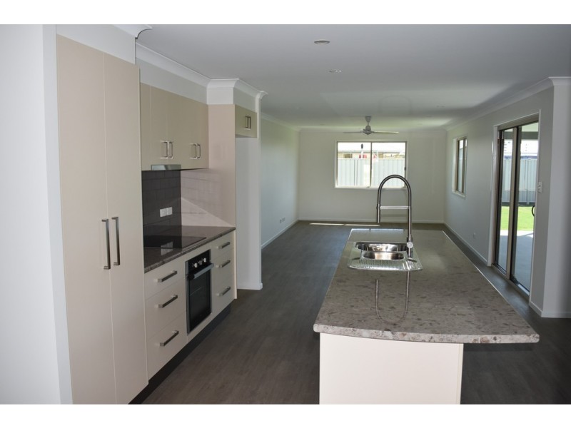 9 Costello Court, Emerald QLD 4720