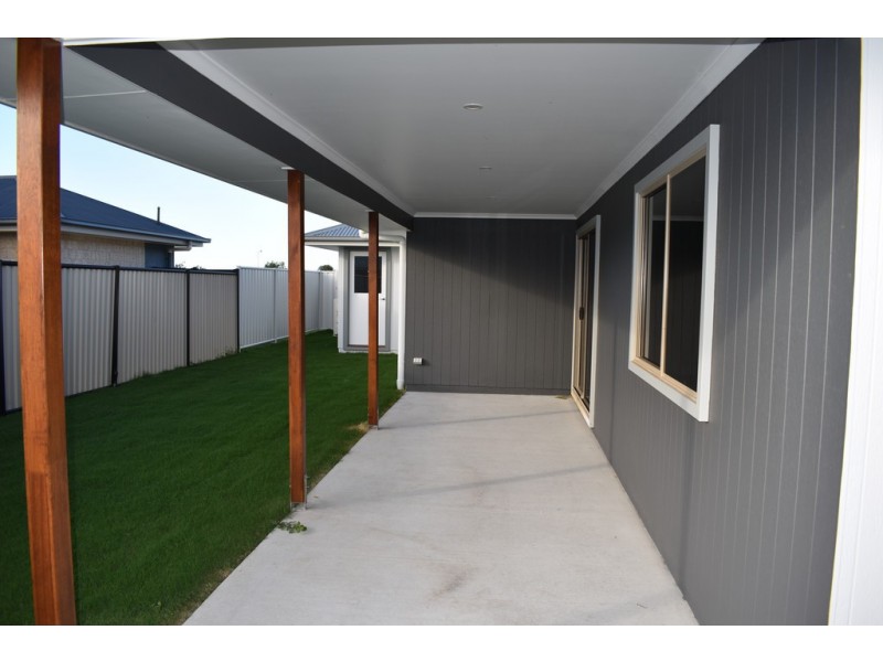9 Costello Court, Emerald QLD 4720